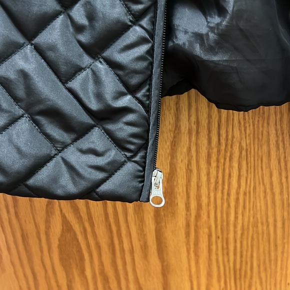 Croft & Barrow zipped vest - Picture 3 of 8